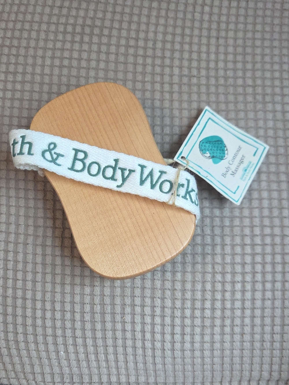 NWT Bath & Body Works Wooden Body Contour Massager with Green Logo Strap
